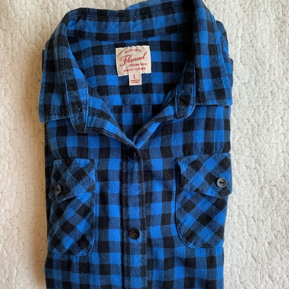 Black-Blue Buffalo Plaid Uniqlo Button Up Flannel - Picture 6 of 12